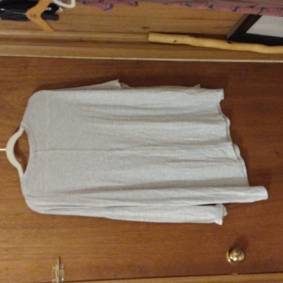 ATHLETA Batwing Top Medium Tall - Picture 4 of 4